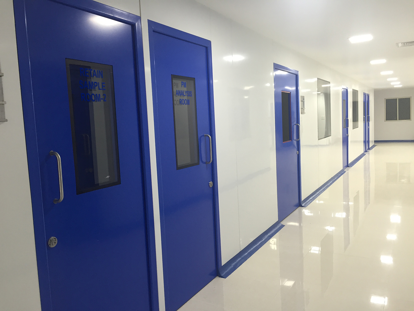 Pharmaceutical Modular Cleanroom Partitions